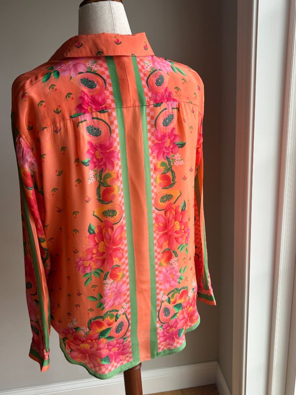 Farm Rio - Fruit Garden Scarf Long-sleeve Shirt - Size XL - NWT! - Picture 5 of 7